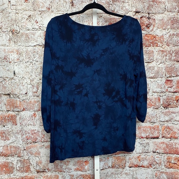 Tahari Womenʻs Blue and Black Tie Dye Ruched Sleeve Blouse Large - Picture 4 of 5